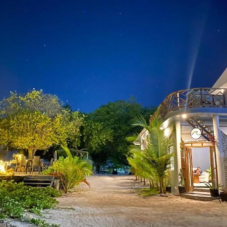String Wave Maldives Hotel Gulhi Exterior foto